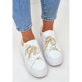 Zapatillas para mujeres en la plataforma con decoraciones blancas y doradas blanco 6