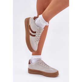 Zapatillas elegantes en la plataforma gris 3