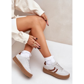 Zapatillas elegantes en la plataforma gris 9