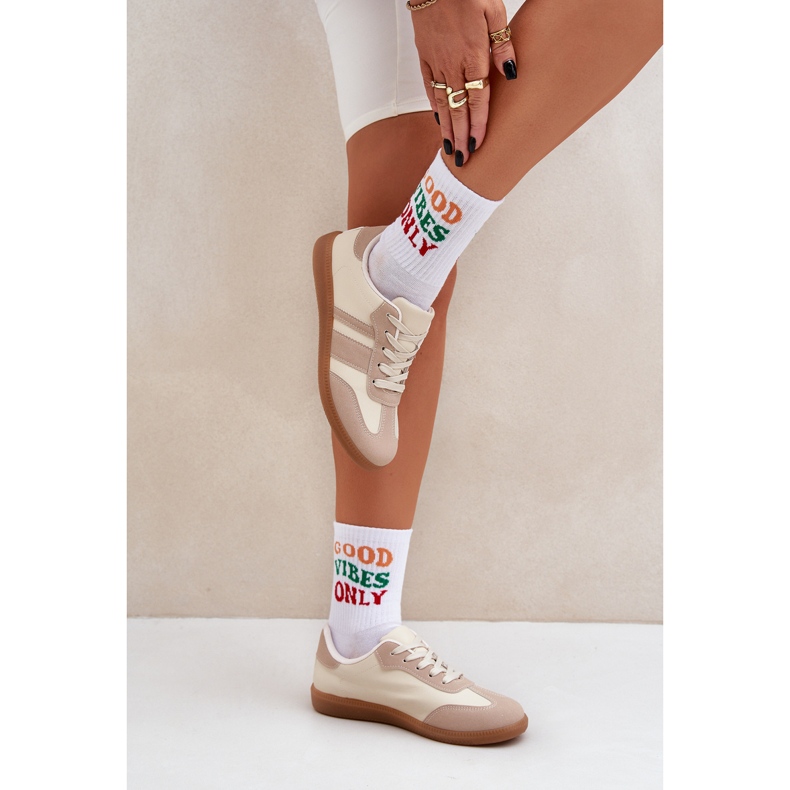 Zapatillas de deporte para mujeres bajas con beige de cuero ecológico 2