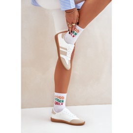 Zapatillas de deporte para mujeres bajas con beige de cuero ecológico y blanco 2
