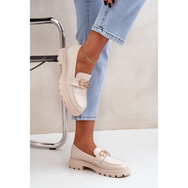 Mocasines de mujer con detalle dorado beige 5