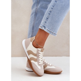 Zapatillas clásicas para mujeres con beige de cuero ecológico 3