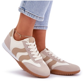 Zapatillas clásicas para mujeres con beige de cuero ecológico 9