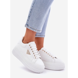 Zapatillas elegantes en una plataforma blanca masiva blanco 1