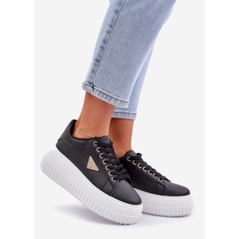 Zapatillas elegantes en una enorme plataforma en blanco y negro 1