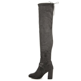 Erynn Botas mosqueteras con hebilla decorativa gris 1 Erynn Botas mosqueteras con hebilla decorativa gris 1