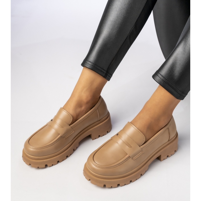 Mocasines de beige oscuro de las mujeres 2