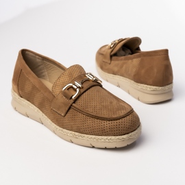 Mocasines de mujer perforados con un camello de decoración dorada beige 1