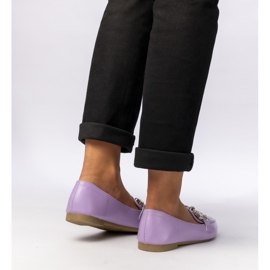 Mocasines de las mujeres con un adorno morado púrpura 1