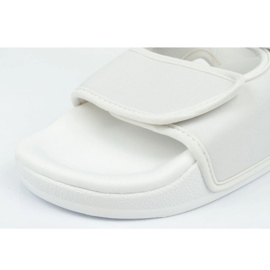 Sandalias adidas Adilette U EG5026 blanco 6