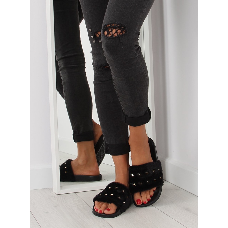 Babuchas negras con pelo y tachuelas negras negro 2