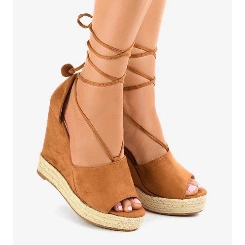 Mocasines beige con plataforma y mocasines de mujer beige. 2