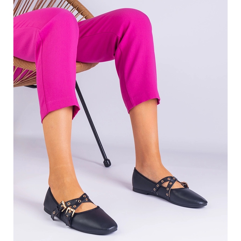 Ballerinas negras hechas de eco -ulather decorado con hebillas negro 1