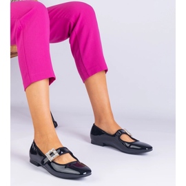 Ballerinas barnizadas negras decoradas con una hebilla negro 1