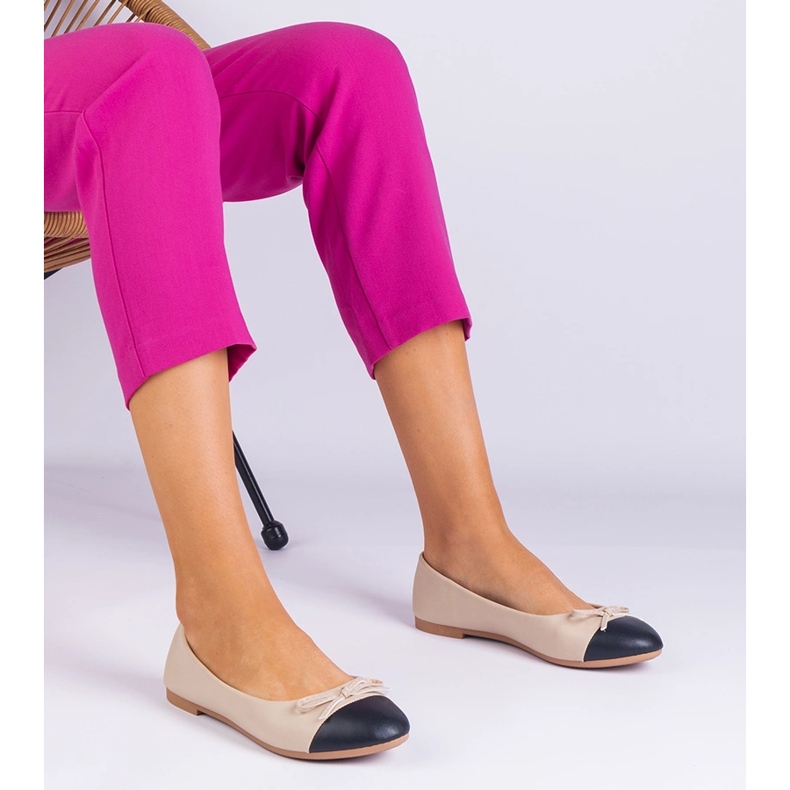 Bailarinas beige con arco y nariz negra 2