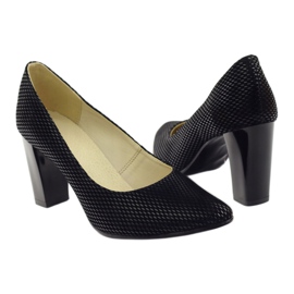 Bombas negras en un bar 138 negro 3 Bombas negras en un bar 138 negro 3