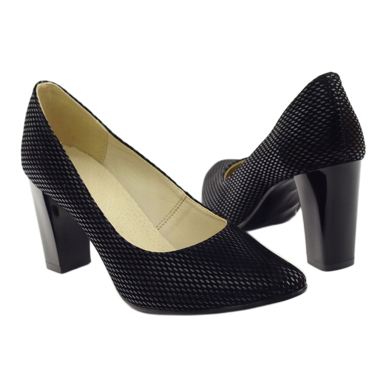 Bombas negras en un bar 138 negro 3 Bombas negras en un bar 138 negro 3