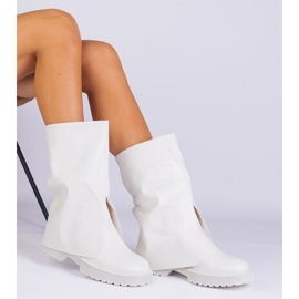Botas blancas con una parte superior rota blanco 3