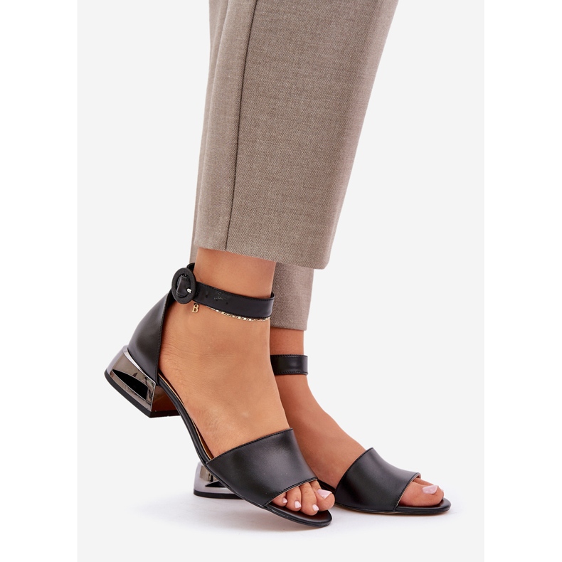 Sandalias Piel Con Tacón Plateado Laura Messi 2143 Negro 2