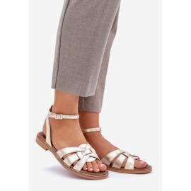 Sandalias de cuero para mujeres con tacones planos Zazoo 3688 Zlotys dorado 1