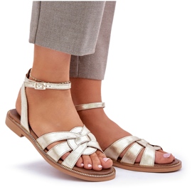 Sandalias de cuero para mujeres con tacones planos Zazoo 3688 Zlotys dorado 9