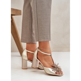 Sandalias de piel con tacón alto y decoración Laura Messi 2758 Oro dorado 6