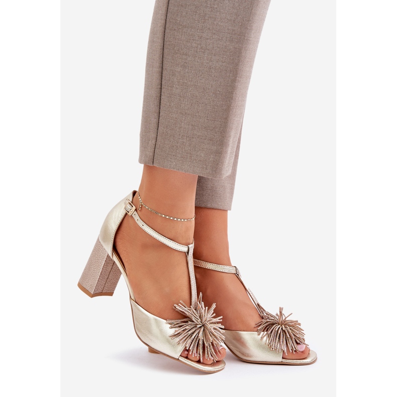 Sandalias de piel con tacón alto y decoración Laura Messi 2758 Oro dorado 1