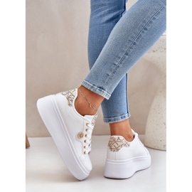 Zapatillas de zapatillas de cuero en una plataforma con un detalle dorado dorado blanco 5