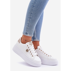Zapatillas de zapatillas de cuero en una plataforma con un detalle dorado dorado blanco 1