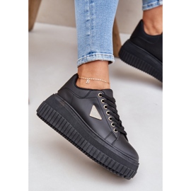 Zapatillas elegantes en una plataforma negra masiva negro 8