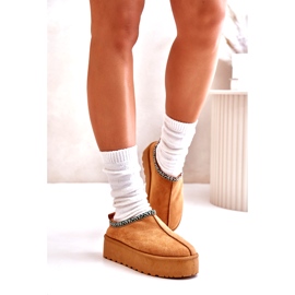 Zapatillas para mujeres en la plataforma con bordados de camello beige 3
