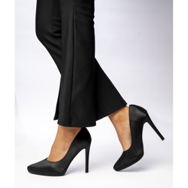 Pins negros de amora de mujeres 3