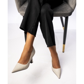 Bombas de beige Lorelle Beige para mujeres 1
