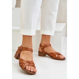 Sandalias de cuero con un delicado Zazoo 40372 Brown marrón 2