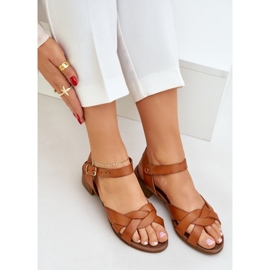 Sandalias de cuero con un delicado Zazoo 40372 Brown marrón 7
