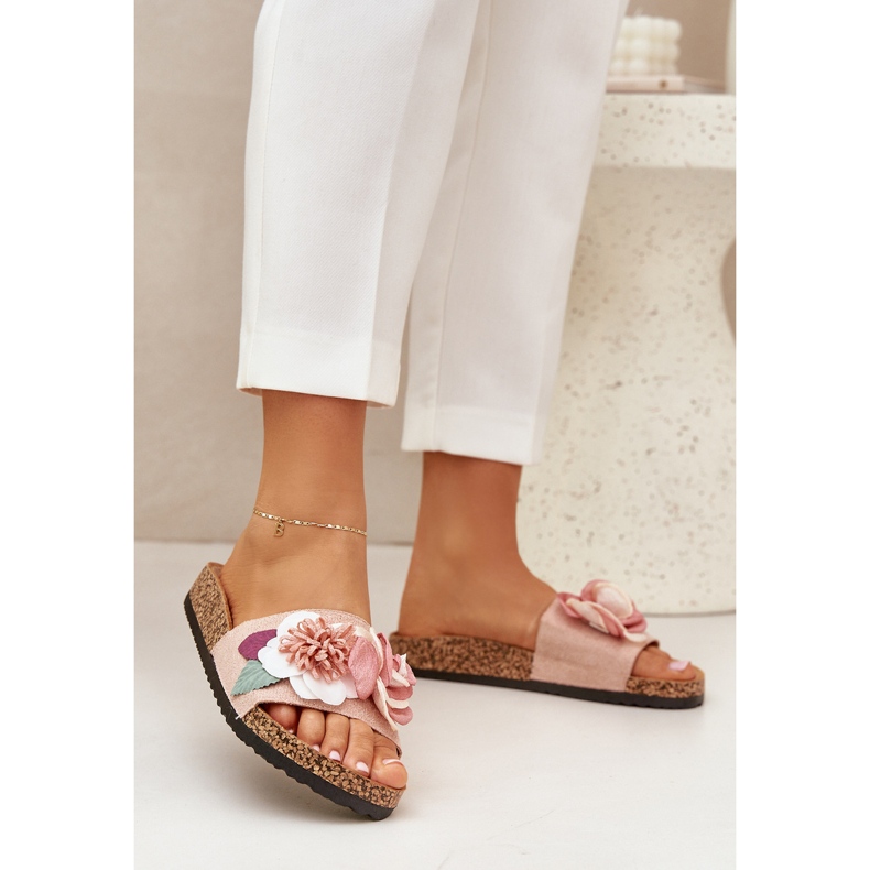 Chanclas para mujeres con flores en una plataforma de corcho rosa 2