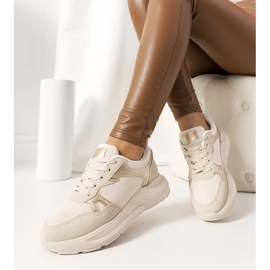 D/GMR Zapatillas beige con detalles dorados de Davis. 2