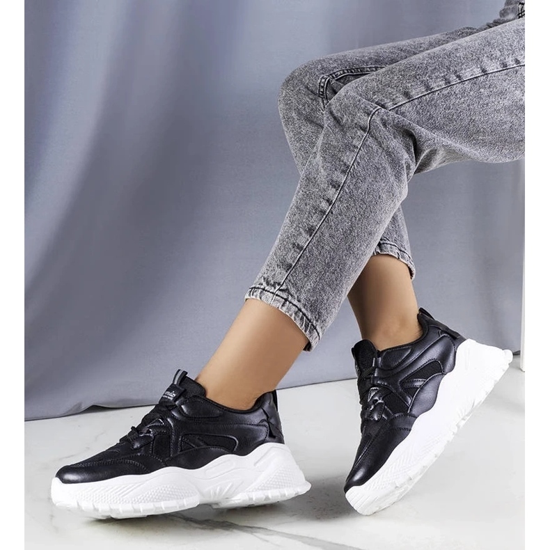 D/GMR Zapatillas negras en una suela masiva de Lorene. negro 1