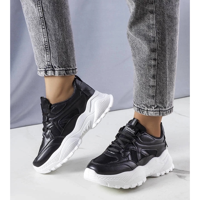 D/GMR Zapatillas negras en una suela masiva de Lorene. negro 2