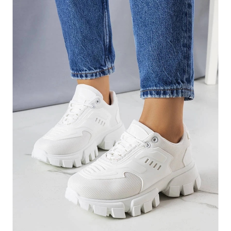 D/GMR Zapatillas blancas en una enorme suela Inez blanco 1