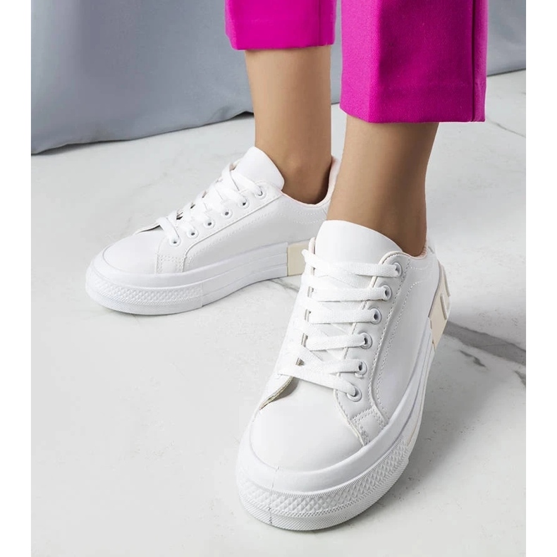 D/GMR Zapatillas blancas y beige decoradas con la inscripción Nora 2