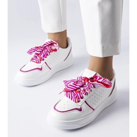 D/GMR Deportivas blancas atadas con cinta Pryor blanco 1 D/GMR Deportivas blancas atadas con cinta Pryor blanco 1