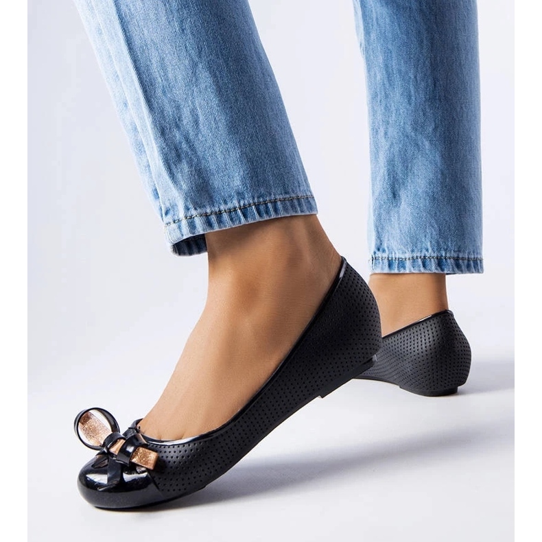 D/GMR Bailarinas negras decoradas con un lazo Harlingen negro 2 D/GMR Bailarinas negras decoradas con un lazo Harlingen negro 2