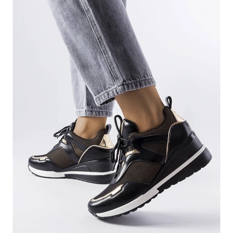 D/GMR Zapatillas con cuña negras y doradas de Vincez negro 2 D/GMR Zapatillas con cuña negras y doradas de Vincez negro 2
