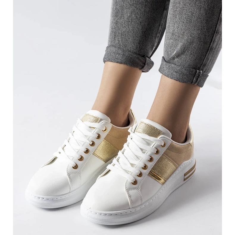 D/GMR Zapatillas blancas con inserciones beige de Deans 1 D/GMR Zapatillas blancas con inserciones beige de Deans 1