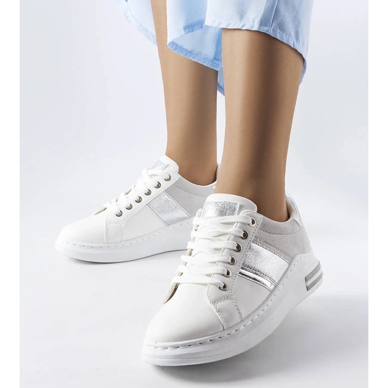 D/GMR Zapatillas blancas con inserciones grises de Deans 1 D/GMR Zapatillas blancas con inserciones grises de Deans 1