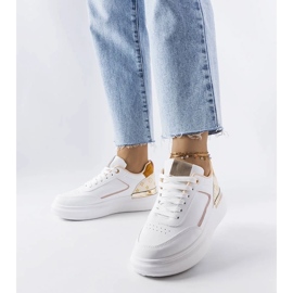 D/GMR Zapatillas blancas con inserciones beige de Margarita. blanco 2 D/GMR Zapatillas blancas con inserciones beige de Margarita. blanco 2