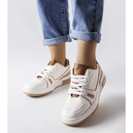 D/GMR Zapatillas blancas con inserciones beige de Willson blanco 1 D/GMR Zapatillas blancas con inserciones beige de Willson blanco 1