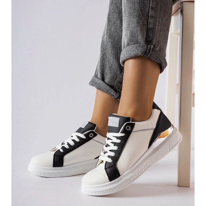 D/GMR Zapatos blancos y negros con detalles plateados de Palais 2